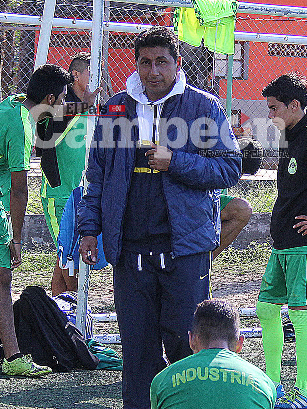 Horacio Pacheco prueba fórmulas para la visita a Always Ready