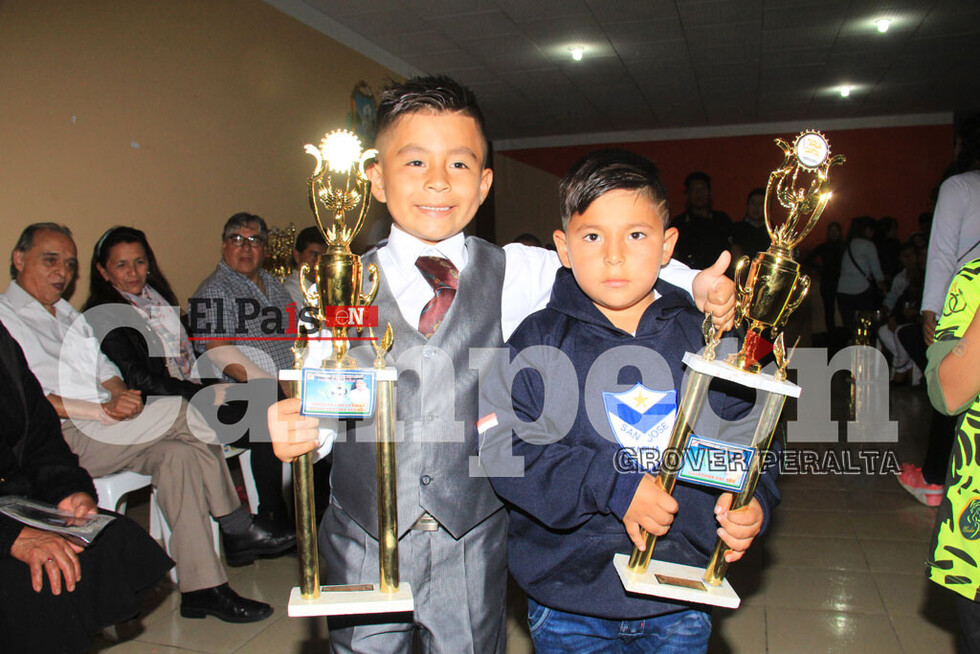 El fútbol menor cerró el año con premiación