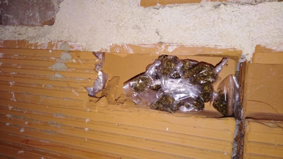 Cayó banda que ocultaba droga en las paredes