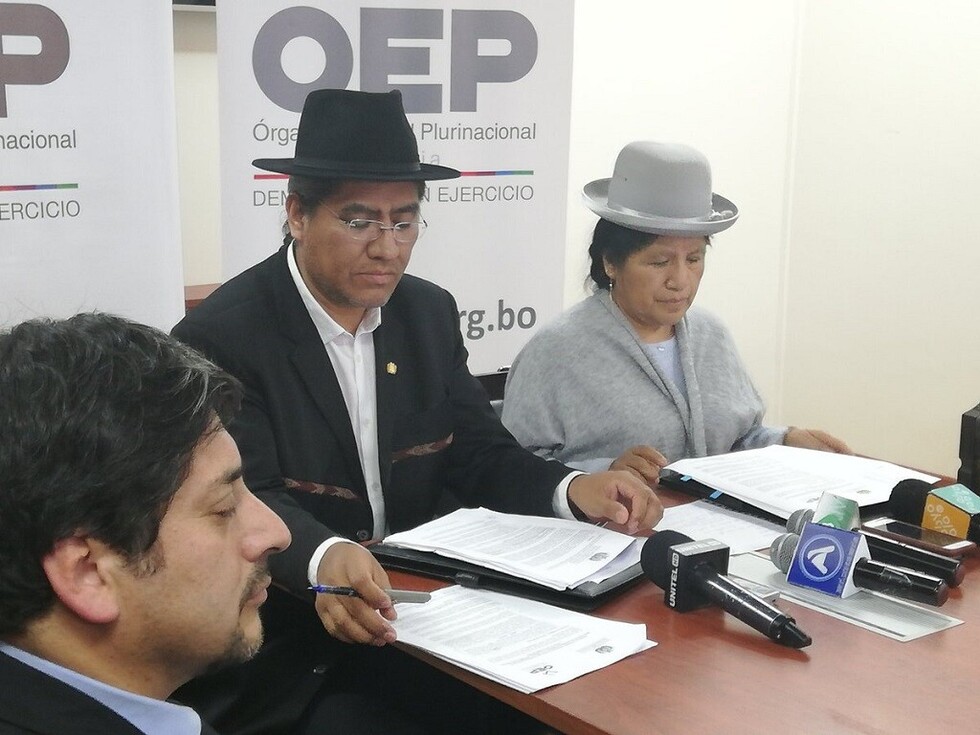 Cancillería y TSE firman convenio para empadronamiento permanente de bolivianos en el exterior