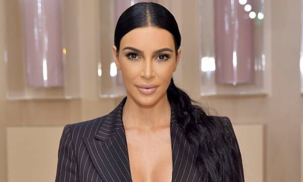 Kim sufrió un accidente con su vestido