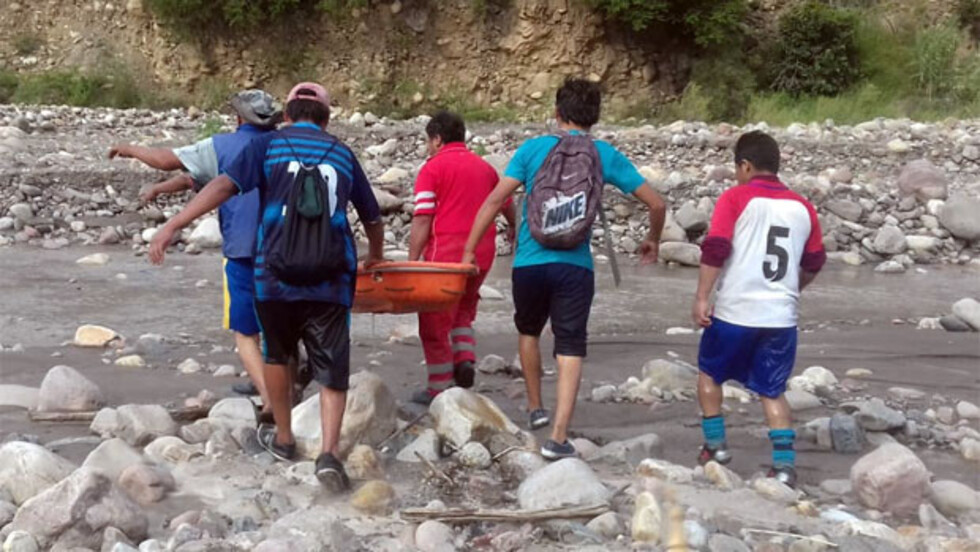 Niño muere ahogado por rescatar su pelota