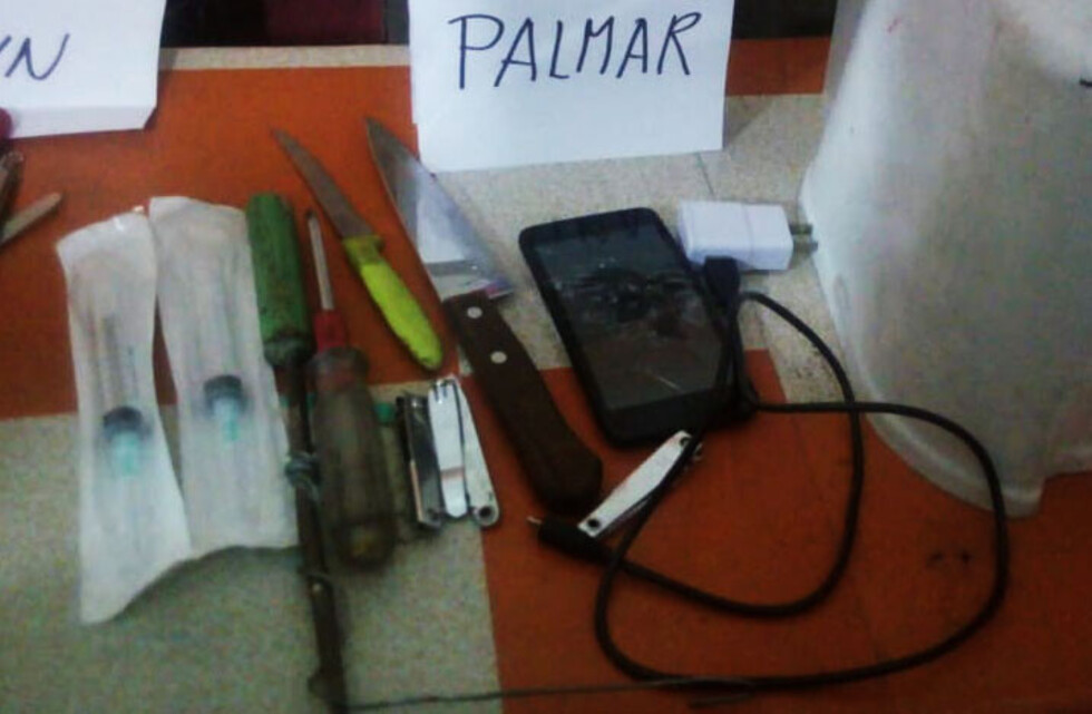 Hallan celulares, cuchillos y pipas en requisa en el penal de San Pedro