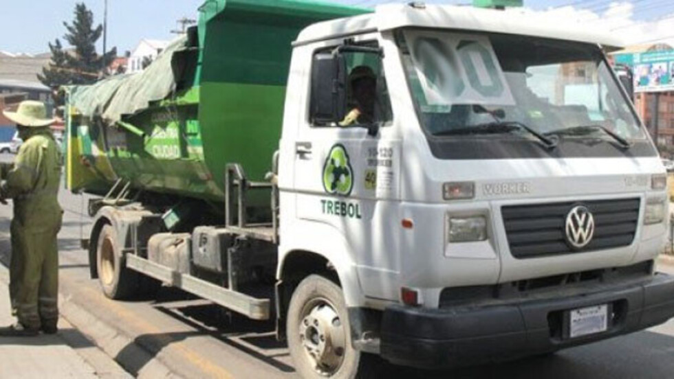 Chofer muere atriccionado entre volquetas de basura