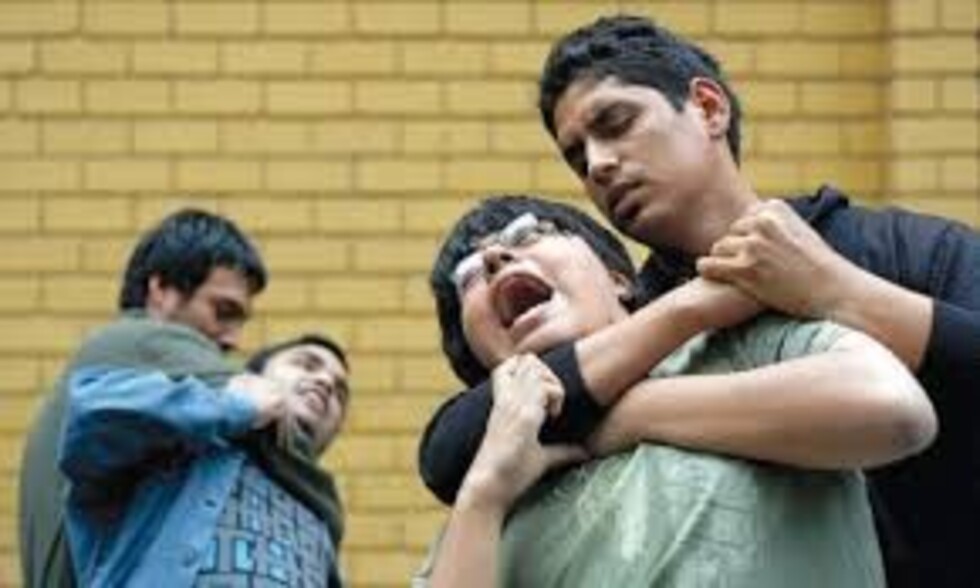 Sujeto golpeó a sus familiares y fue detenido