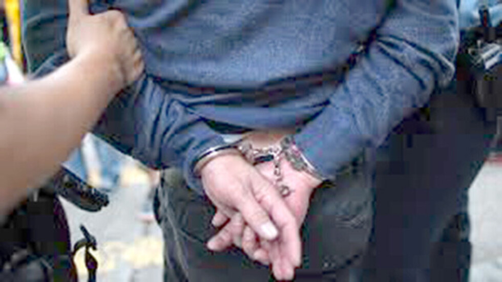 Detienen a ladrón que robó a dos personas