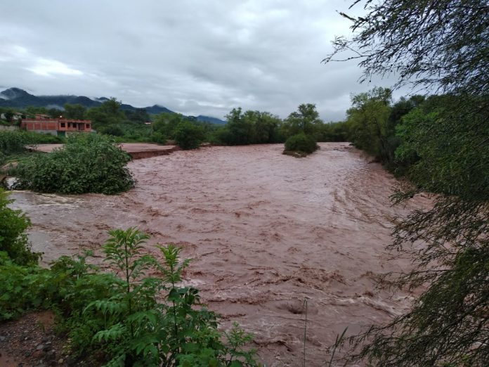 Alerta por crecida de ríos en el  valle central