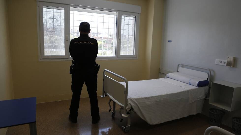 Ex fiscal vinculada con el narcotráfico está internada
