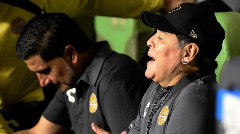 Maradona, contra todos: amenazó a "la nueva FIFA"