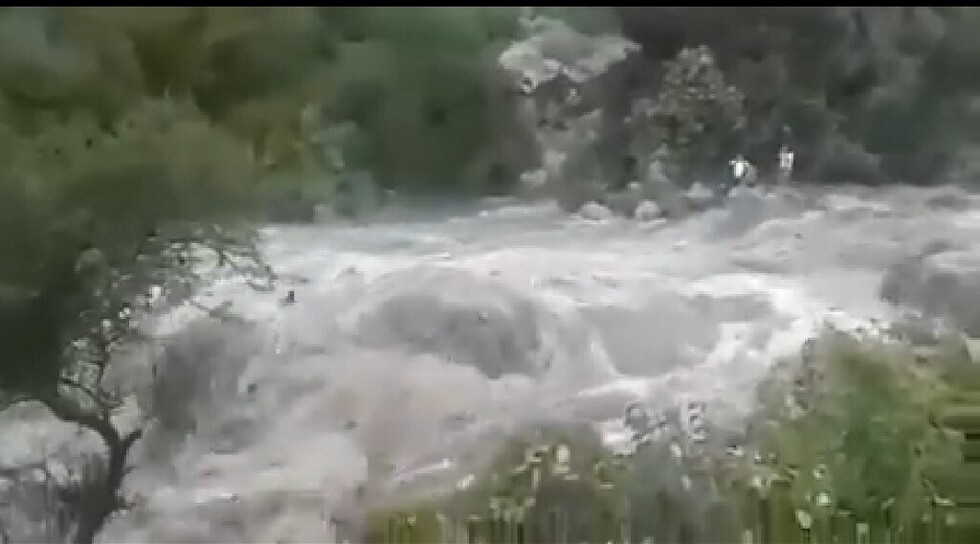 Joven de 18 fue rescatado después de haber sido arrastrado por el agua en Coimata