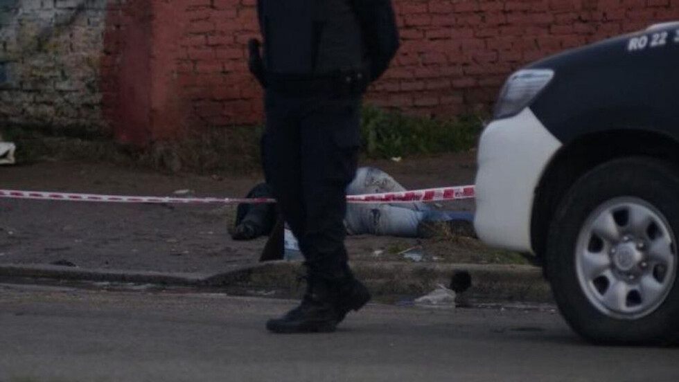 Policía mató a balazos a dos sujetos que lo asaltaron