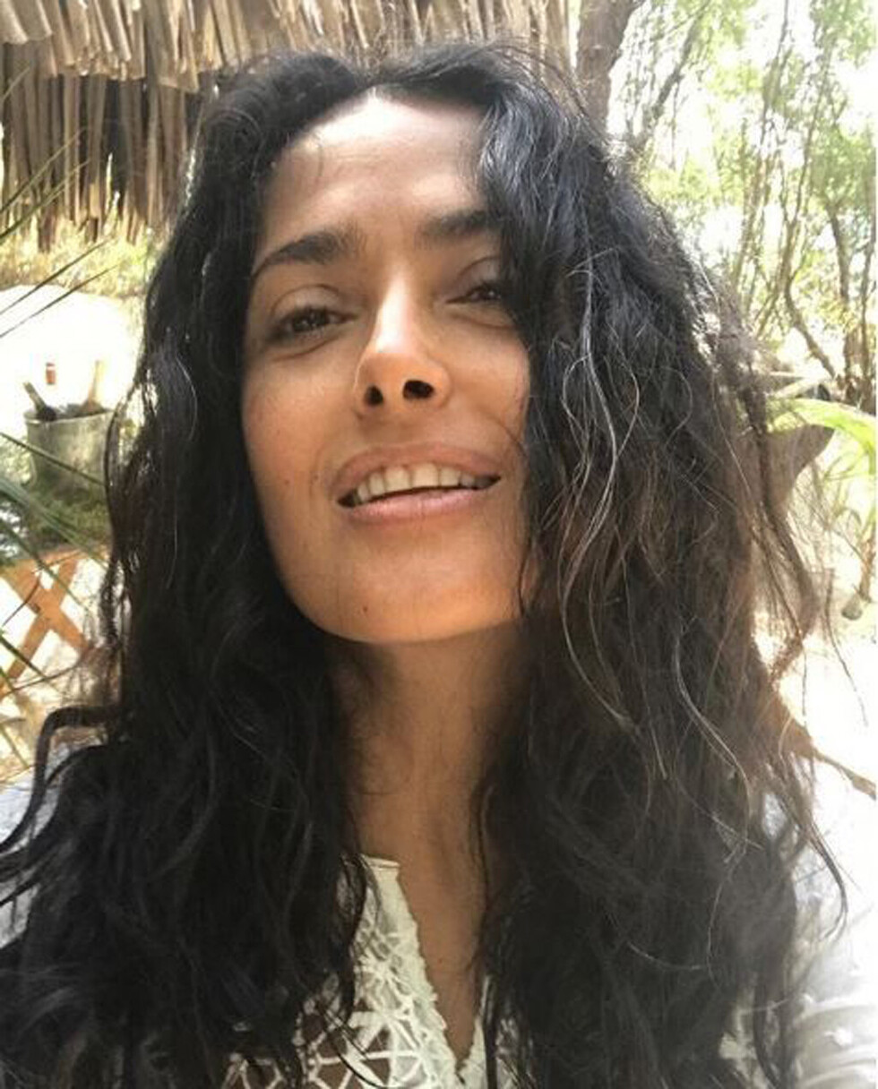 Salma Hayek orgullosa de sus canas