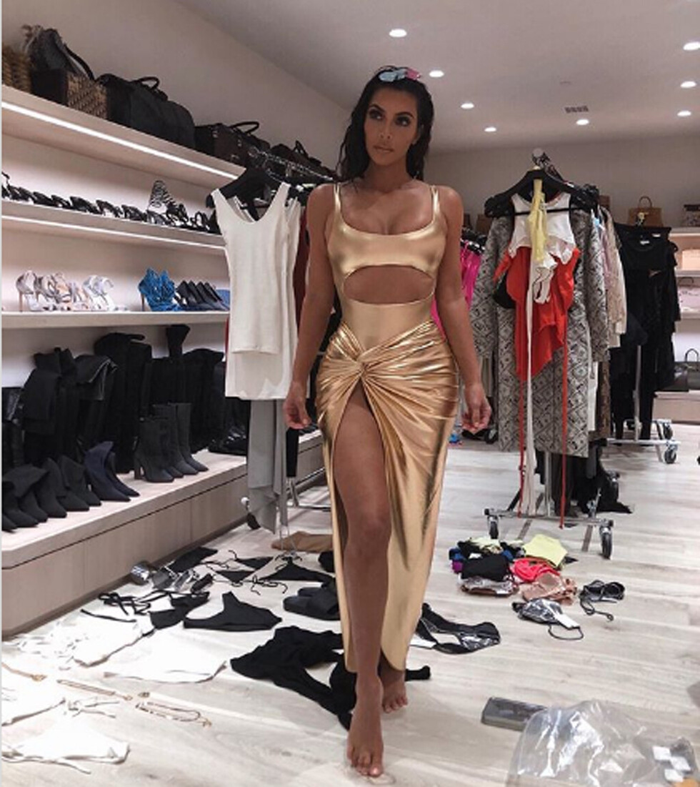 Kanye le hizo  sexy vestido a  su esposa Kim