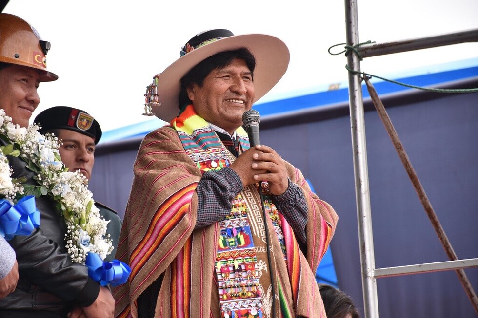 Morales anuncia que fábrica de cemento de Oruro será inaugurada el 28 de febrero