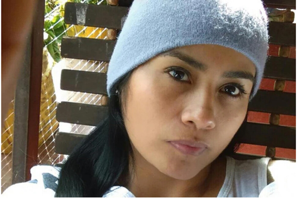 Mujer fue hallada muerta envuelta en colchón