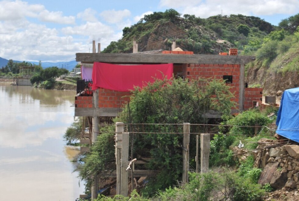 Investigan las construcciones alrededor del lago San Jacinto