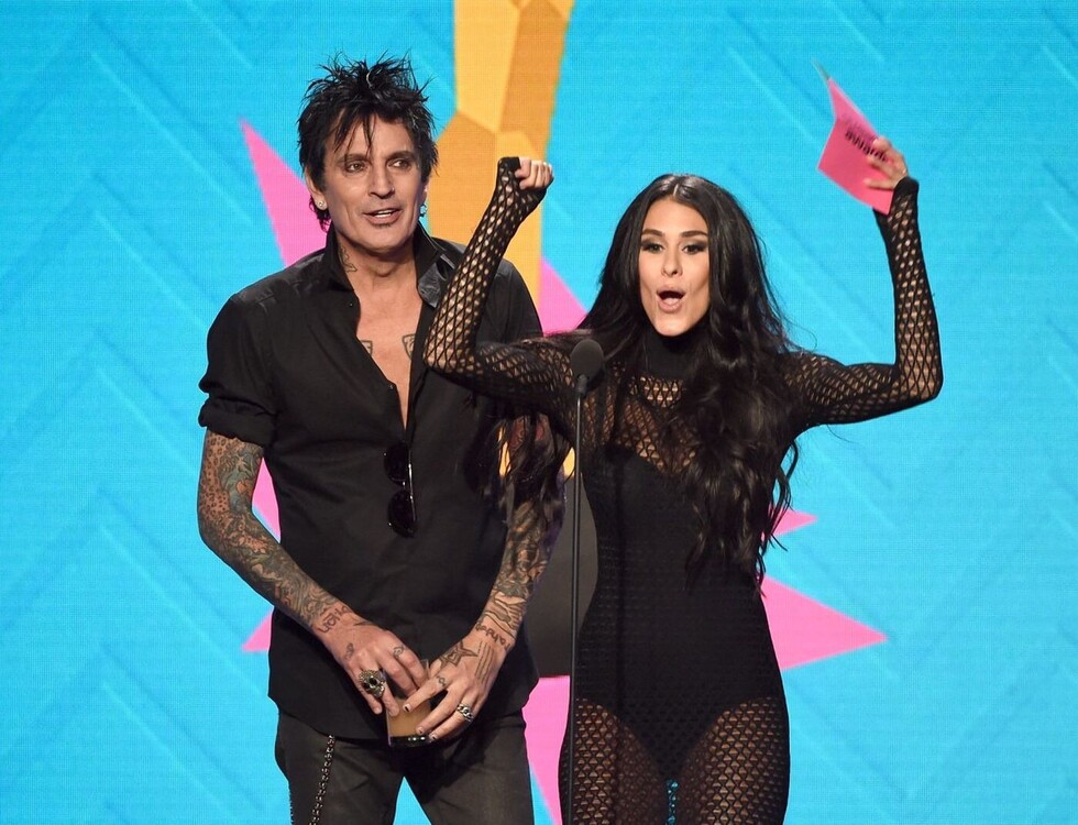 Tommy Lee se casó con una mujer 24 años menor que él