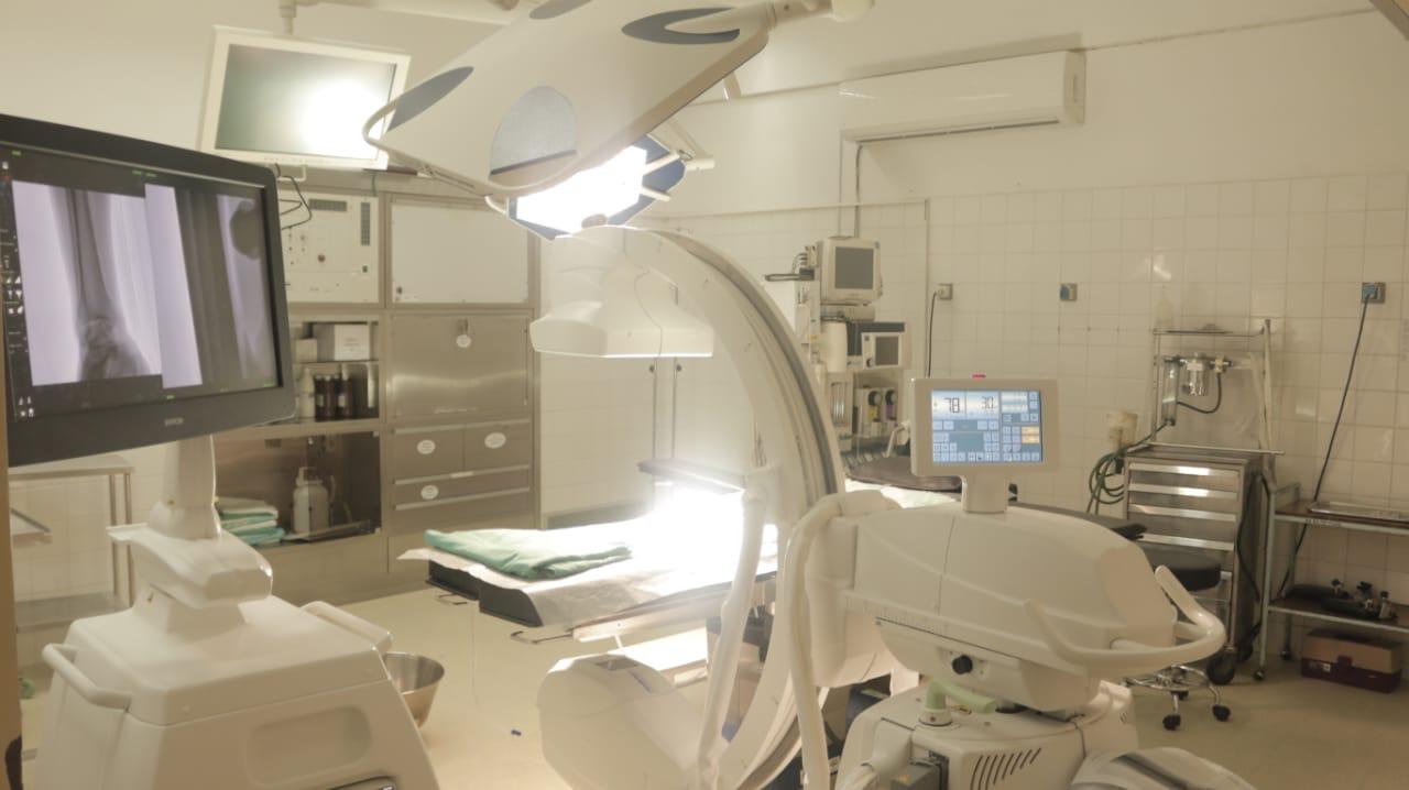 Gobernación entrega “arco en C” para el hospital San Juan de Dios