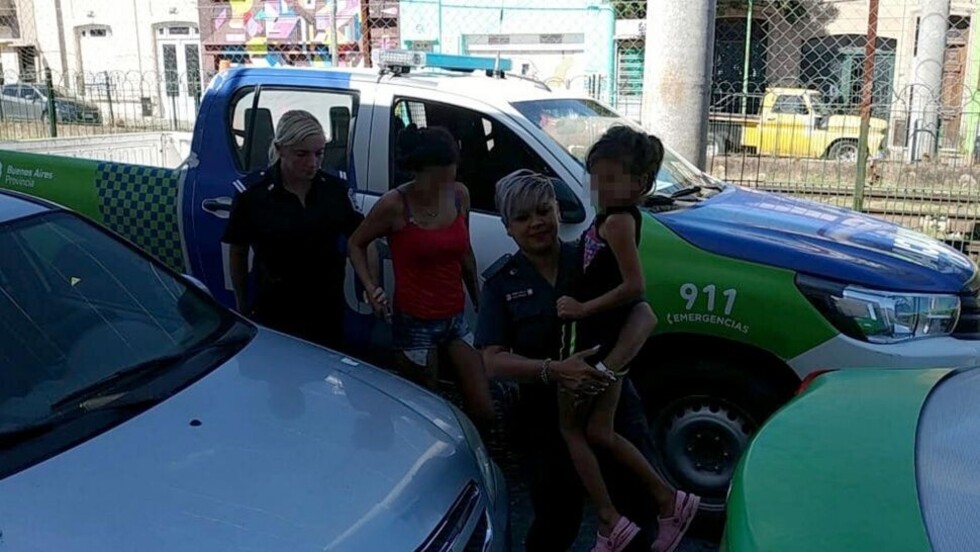 Le prometió trabajo por  Face y la hizo prostituirse
