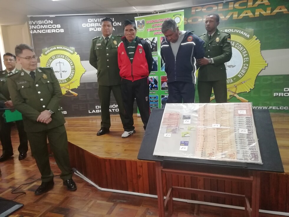 Presentan a 2 antisociales  que robaron  Bs 40.000