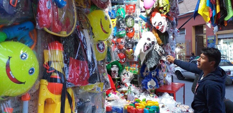 Tanques de agua y antihéroes se imponen para el Carnaval