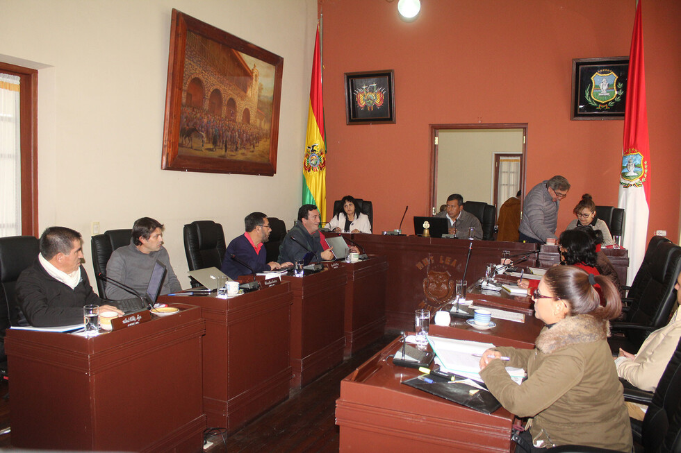 Burocracia y cálculo político: el Concejo Municipal se atasca