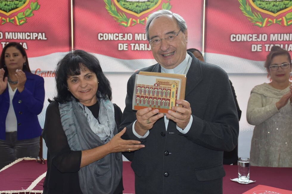 Concejo reconoce labor de Monseñor Javier del Río