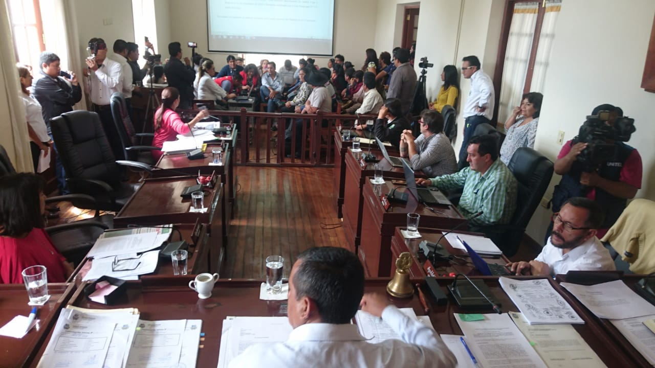 Alcaldía logra aprobar crédito con apoyo del MAS