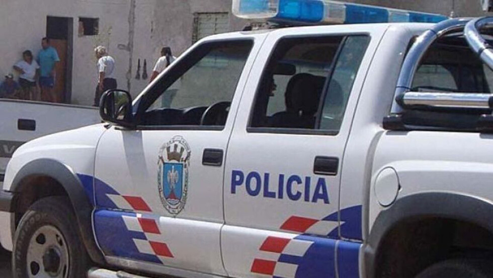Un hombre ahorcó a su esposa y le robó