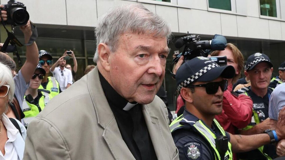 Condenan a un cardenal por abuso a adolescentes