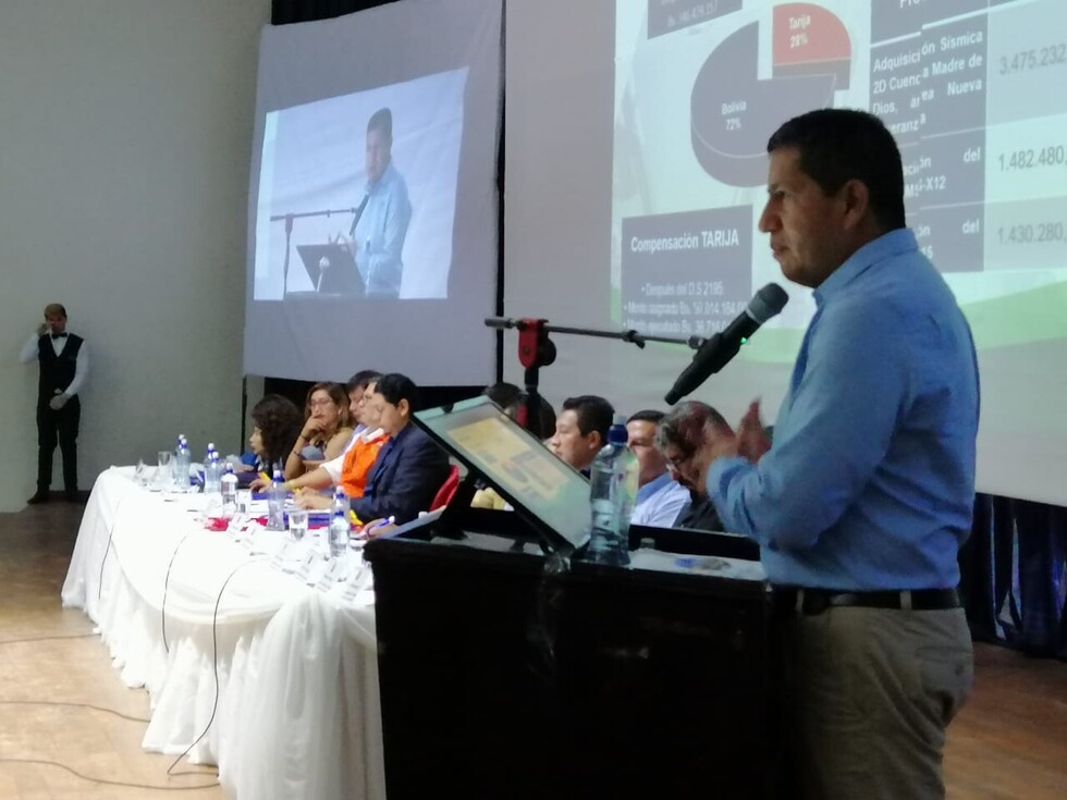 Sánchez suma más promesas y dudas en su informe