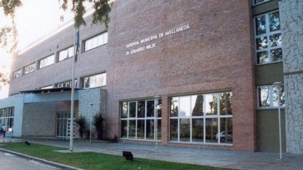 Asesinó al vecino y llevó el cadáver a un hospital