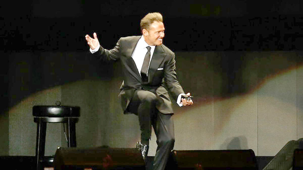 Luis Miguel agredió a su  sonidista en pleno show