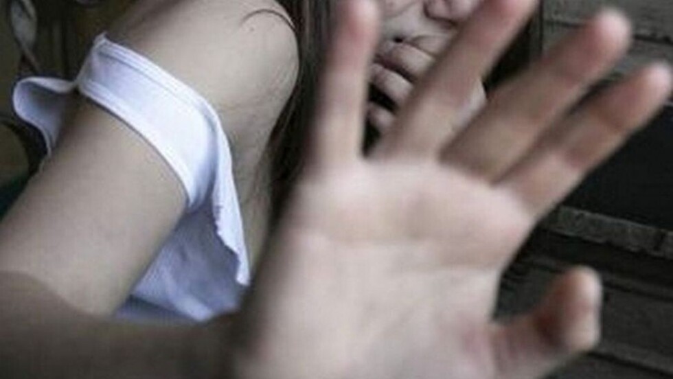 Niña filmó cómo su abuelo violó a su hermana