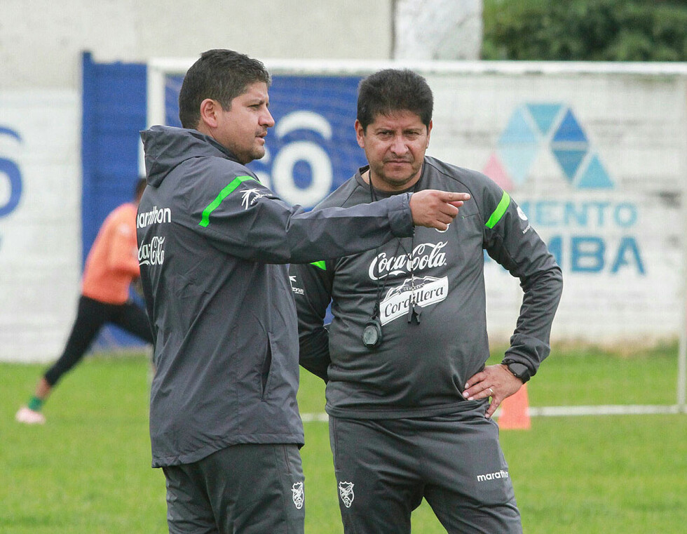 Eduardo Villegas da oportunidad a otros futbolistas
