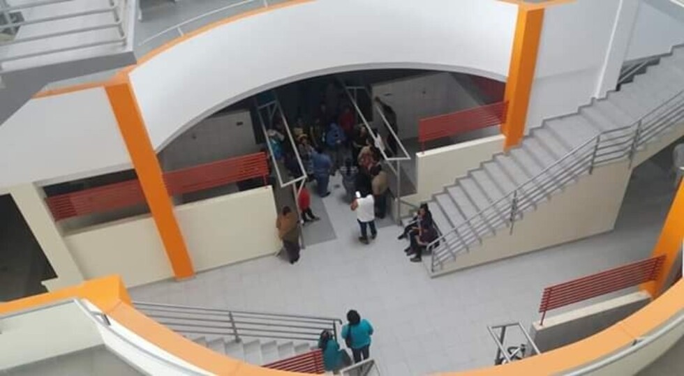 Vecinos del mercado Bolívar piden prioridad en asignación de puestos