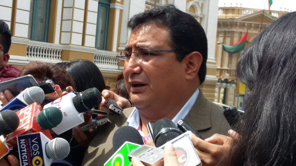 Barral advierte con querella penal al Procurador