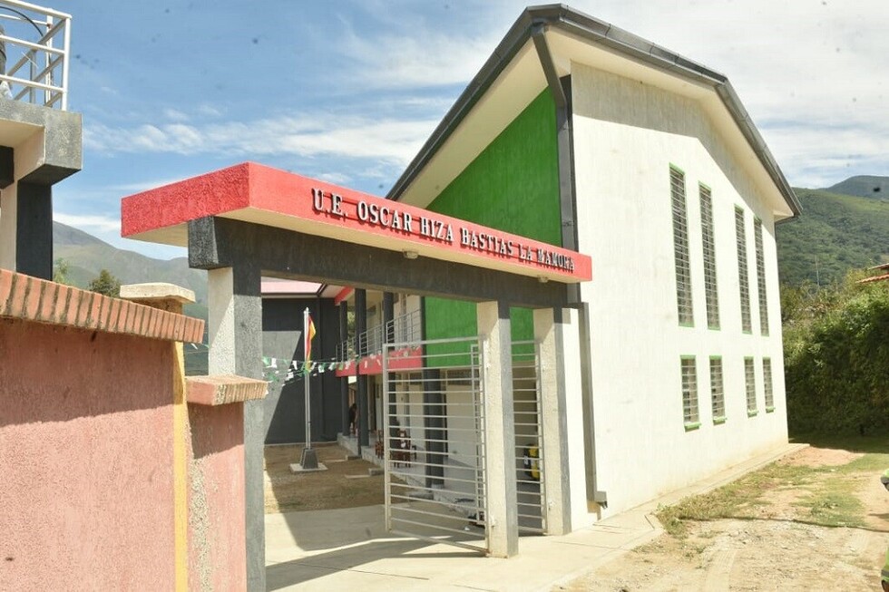 Presidente Evo entrega unidad educativa a estudiantes del municipio de Padcaya