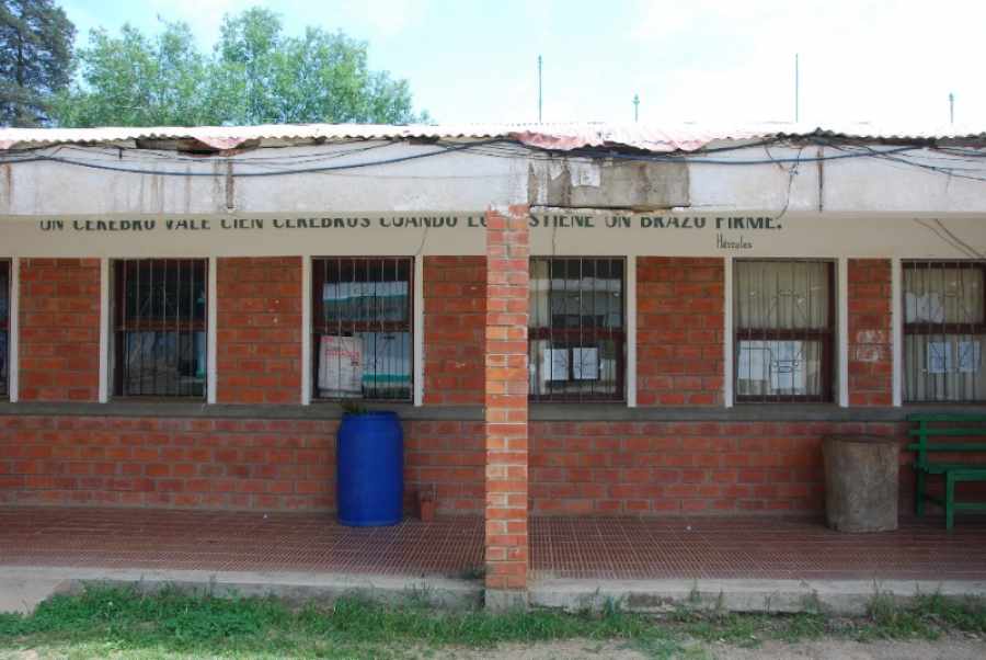 Analizan carreras técnicas en la escuela de maestros