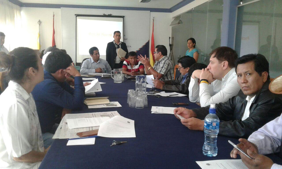 Parlamentarios “huyen” al debate sobre Tariquía