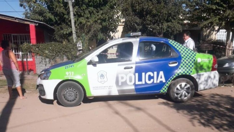 Asesinaron a balazos a un adolescente que dormía