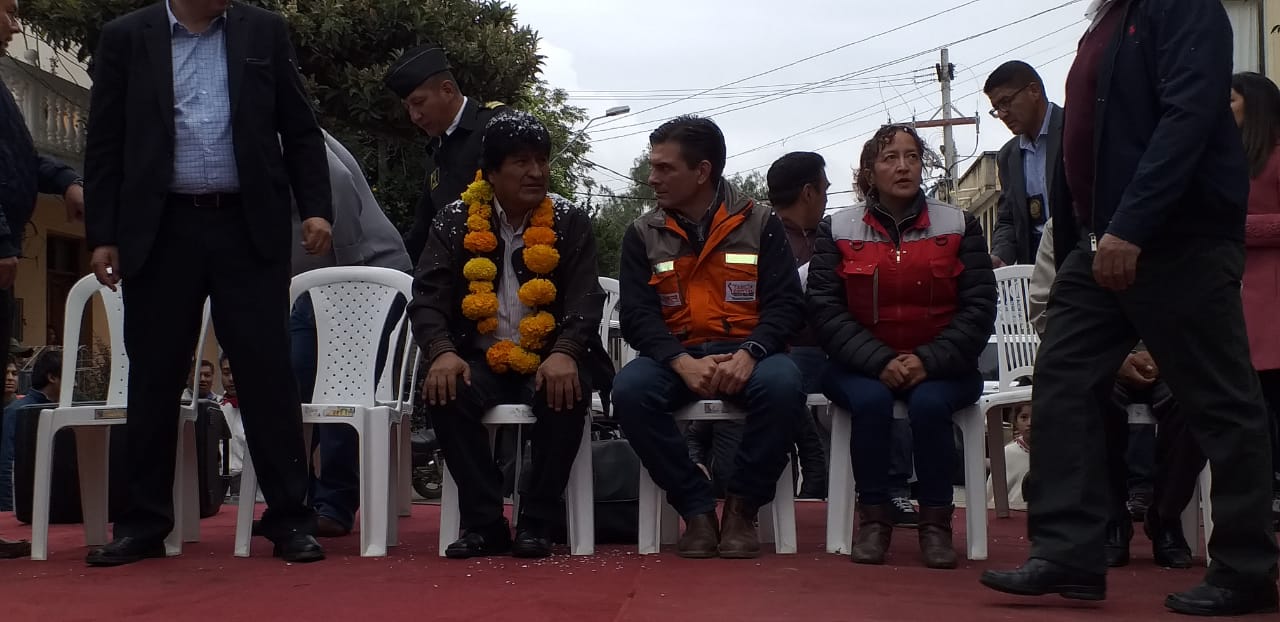 Evo y Rodrigo entregan nuevo mercado Bolivar en Tarija