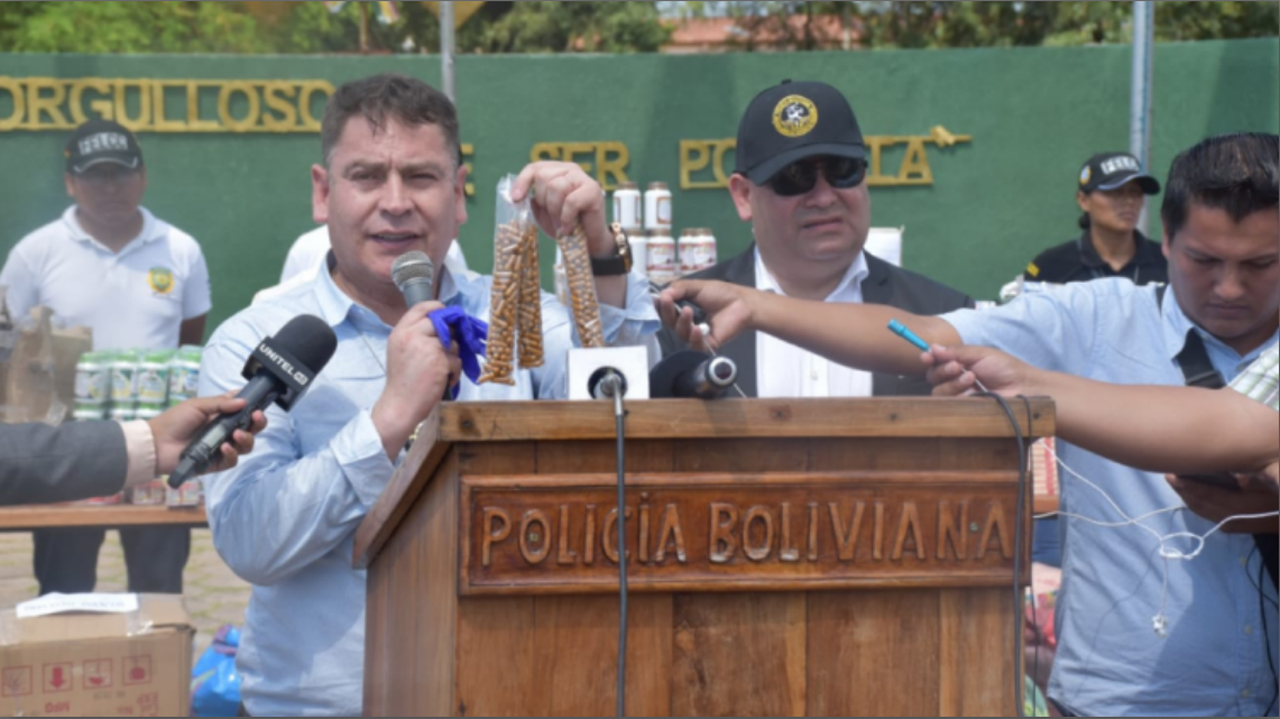 Aprehenden a 3 personas por vender medicamentos falsos