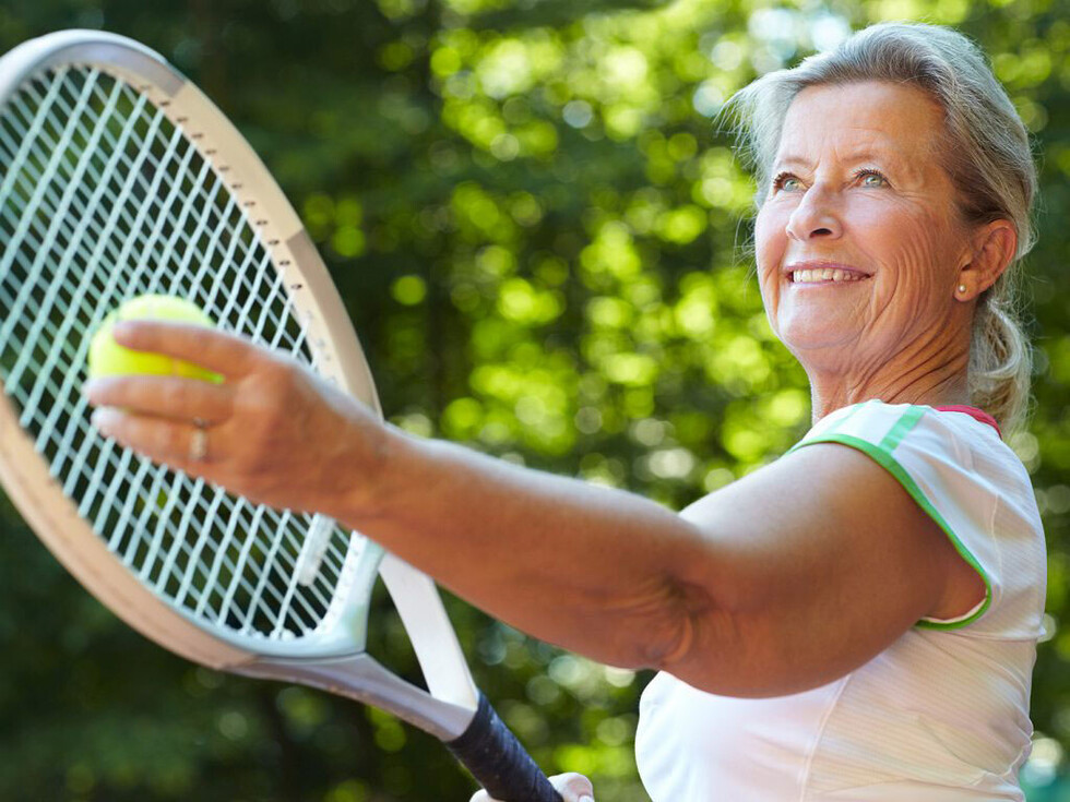 Los aportes de jugar  tenis