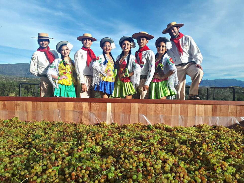 Gira de abril con Sangre Latina