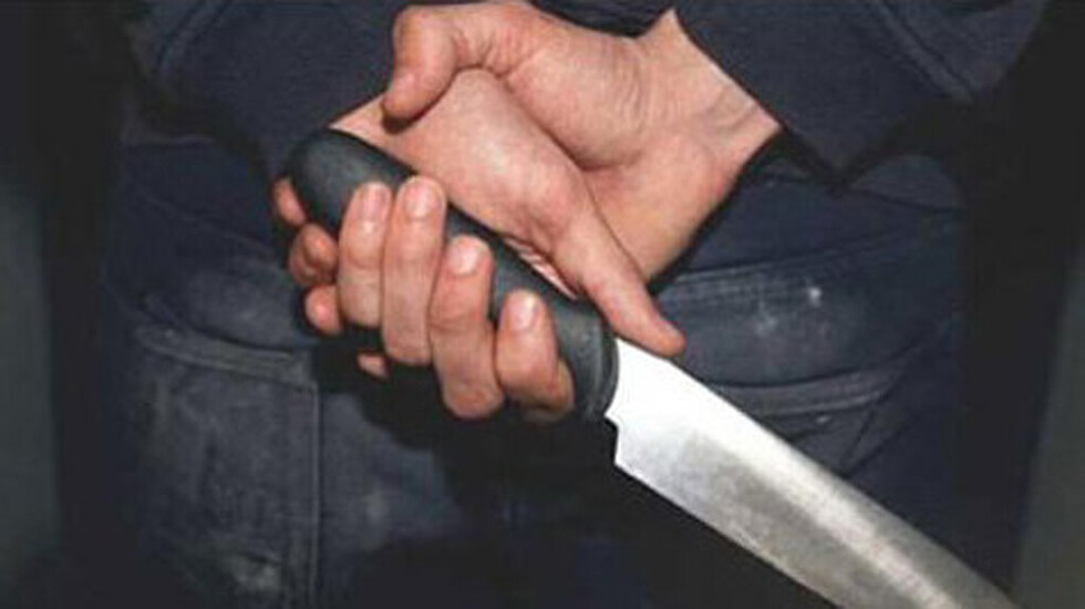 La golpeó, la amenazó con  cuchillo y quiso suicidarse