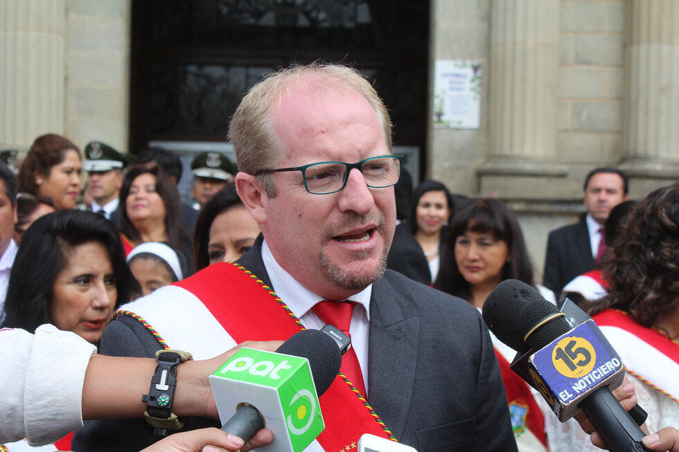 Encuestas y Asamblea se imponen en la agenda para finalizar abril
