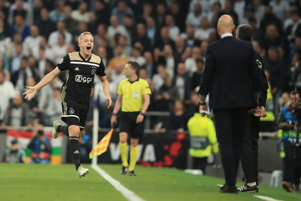 El Ajax da el primer golpe en la serie con los Spurs