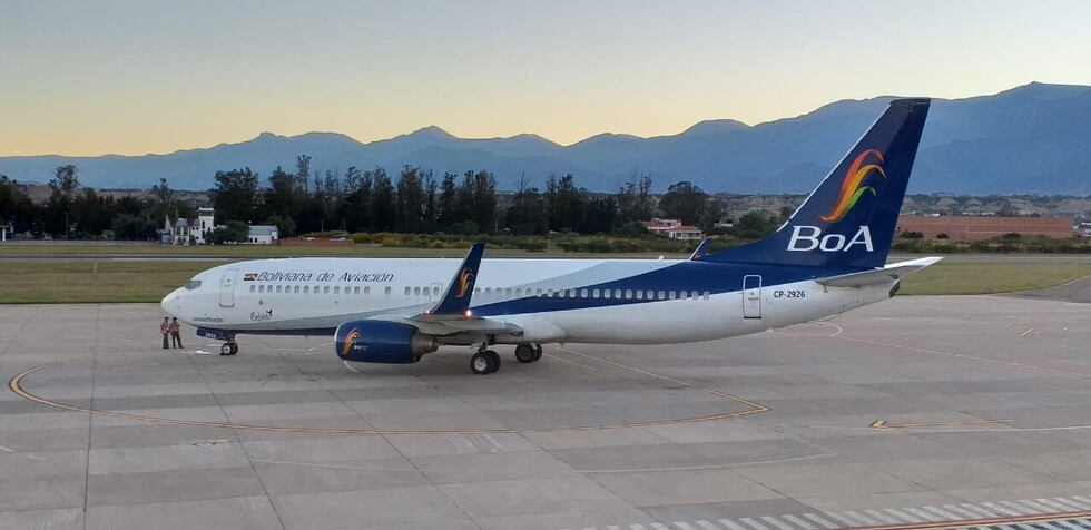 Vuelo Buenos Aires - Santa Cruz aterriza en Tarija por emergencia médica