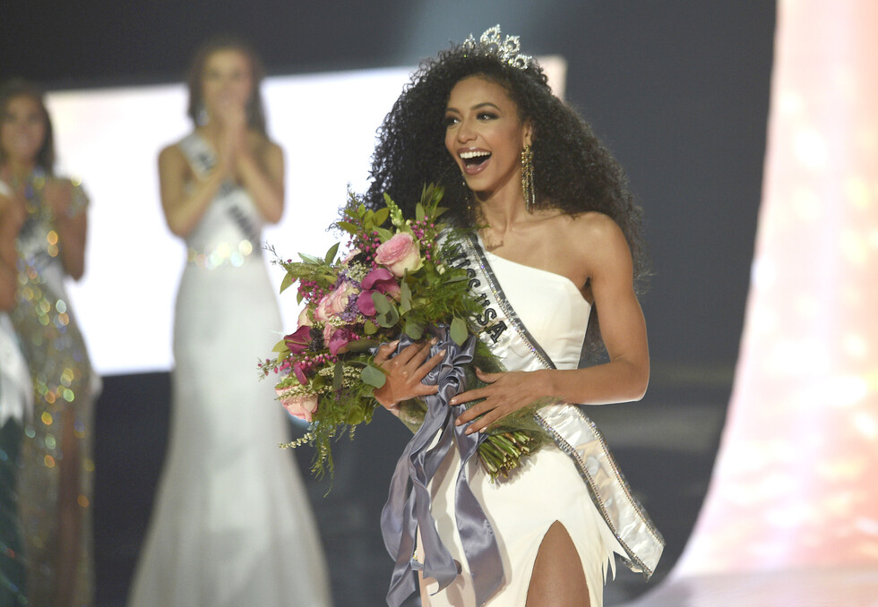 Cheslie Kryst, de Carolina  del norte, es Miss USA 2019